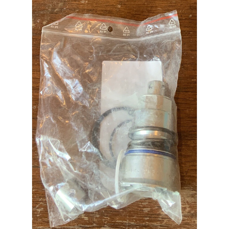 HM4308111 4DCPVES3 4358008M13, Faster 1/2 Cartridge Coupler – Female – 4DCPV Side Lever Mount